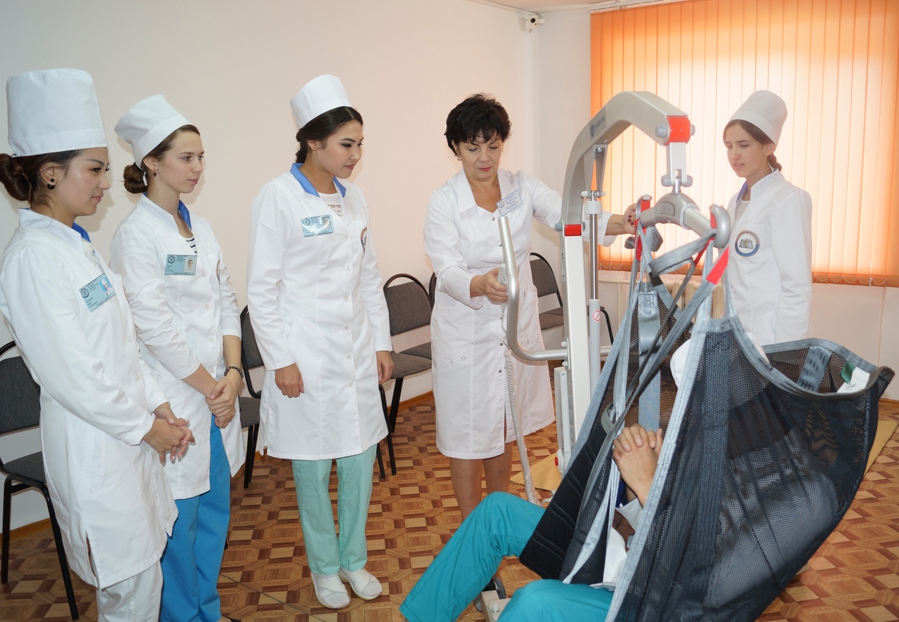 ГПОУ «Ухтинский медицинский колледж» (Республика Коми) ГПОУ «Ухтинский медицинский колледж» (Республика Коми)