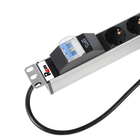 Блок розеток R-16-7S-A-440-3 Rem-16 с авт. 16А, 7 Schuko, алюм., 19", шнур 3 м REM